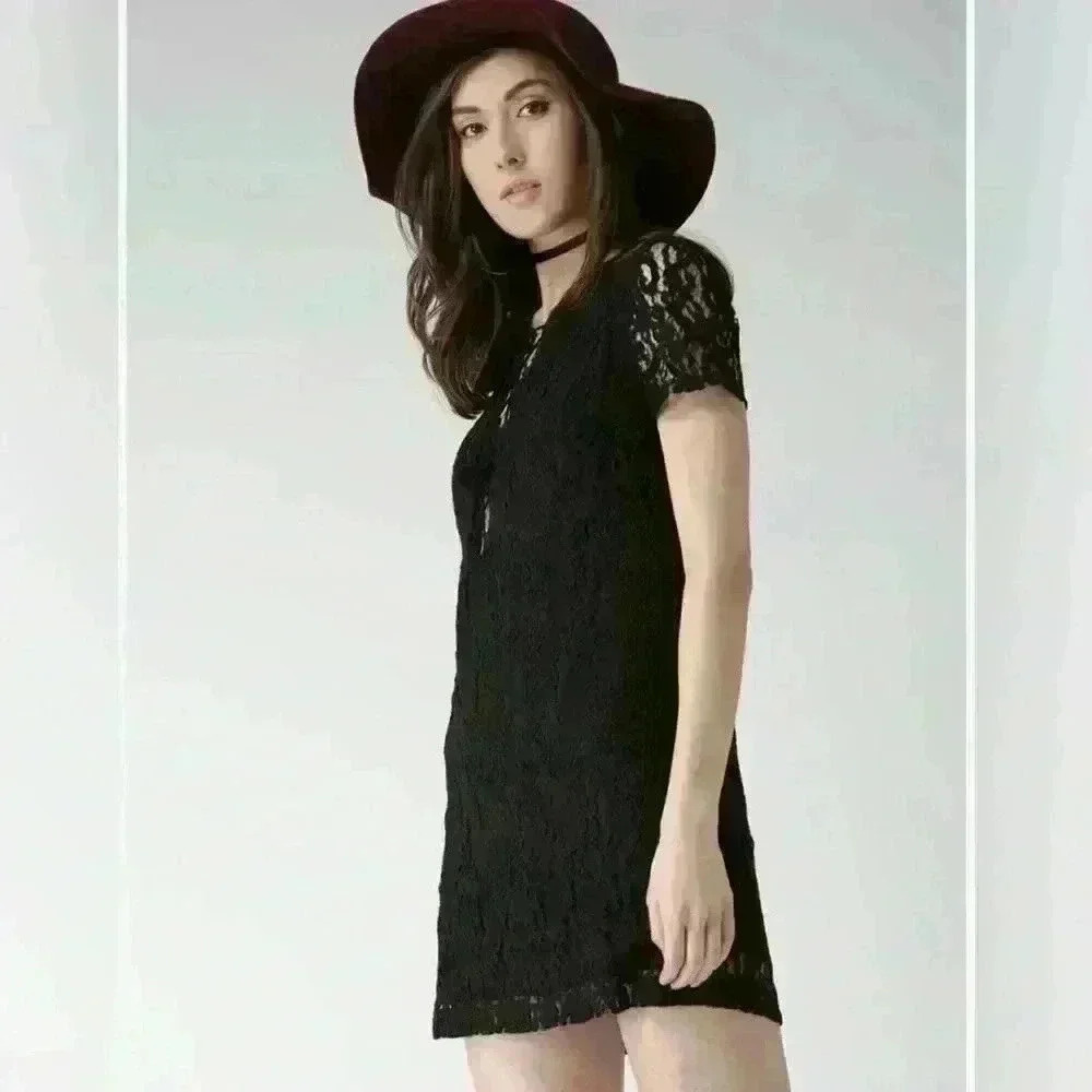 NWT - Forever 21 short black dress